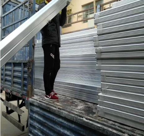 美迪豪建材近期發(fā)貨現場實錄